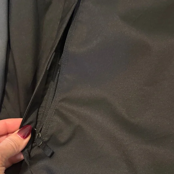 The North Face Men's Performance Jacket - Black and Gray - Picture 4 of 6